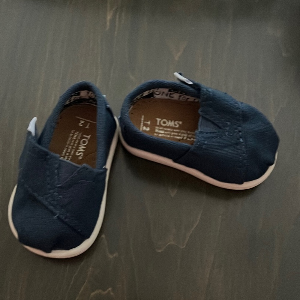 Infant toms shoes